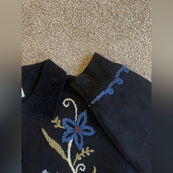 Alfred Dunner Flower Decorative Black Sweater - Picture 4 of 6